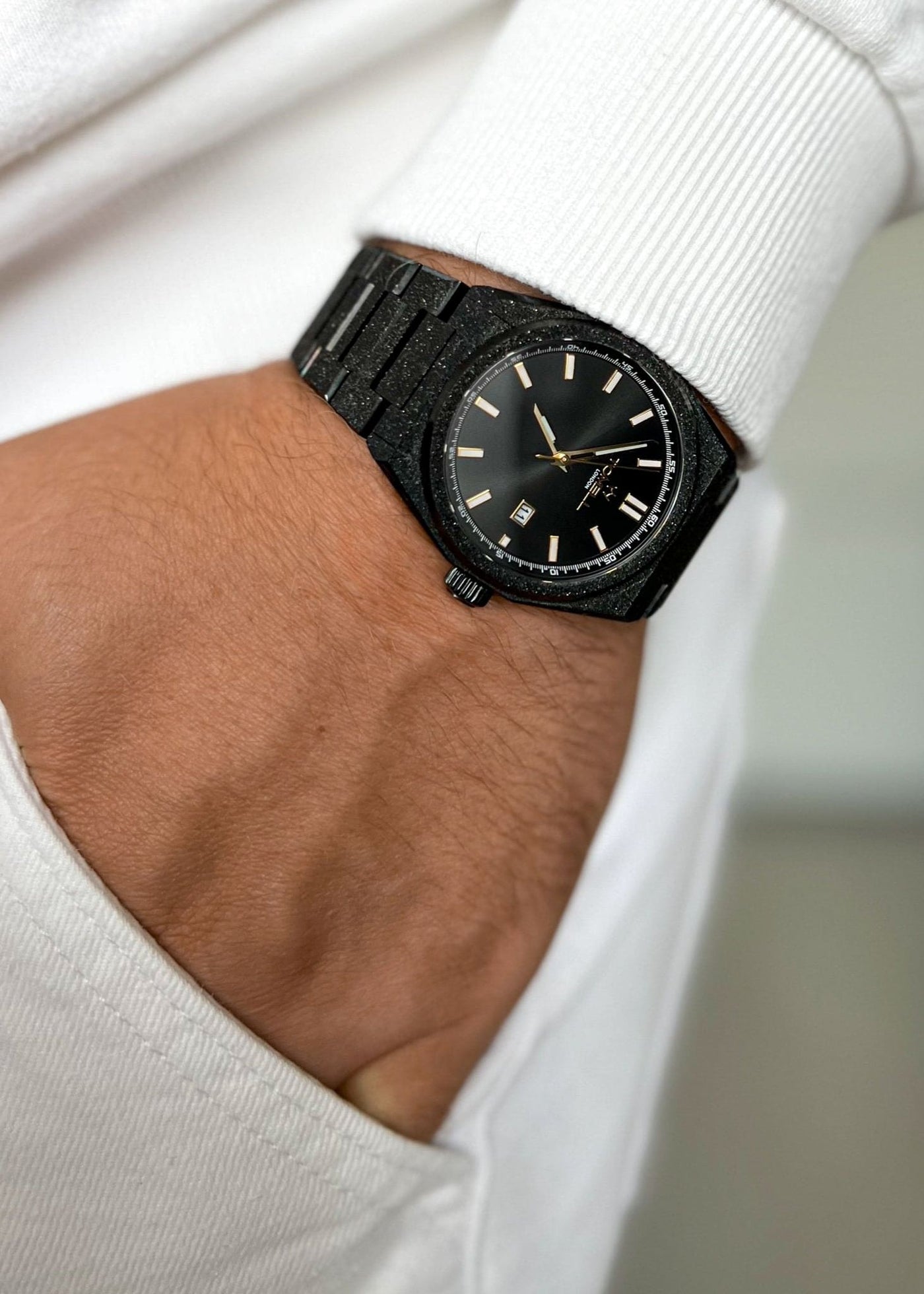 Black wristwatch better quality that Casio brand 